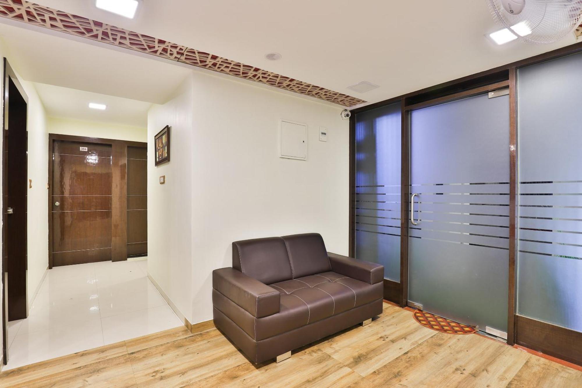 Hotel O Red Apple Ahmedabad Exterior photo