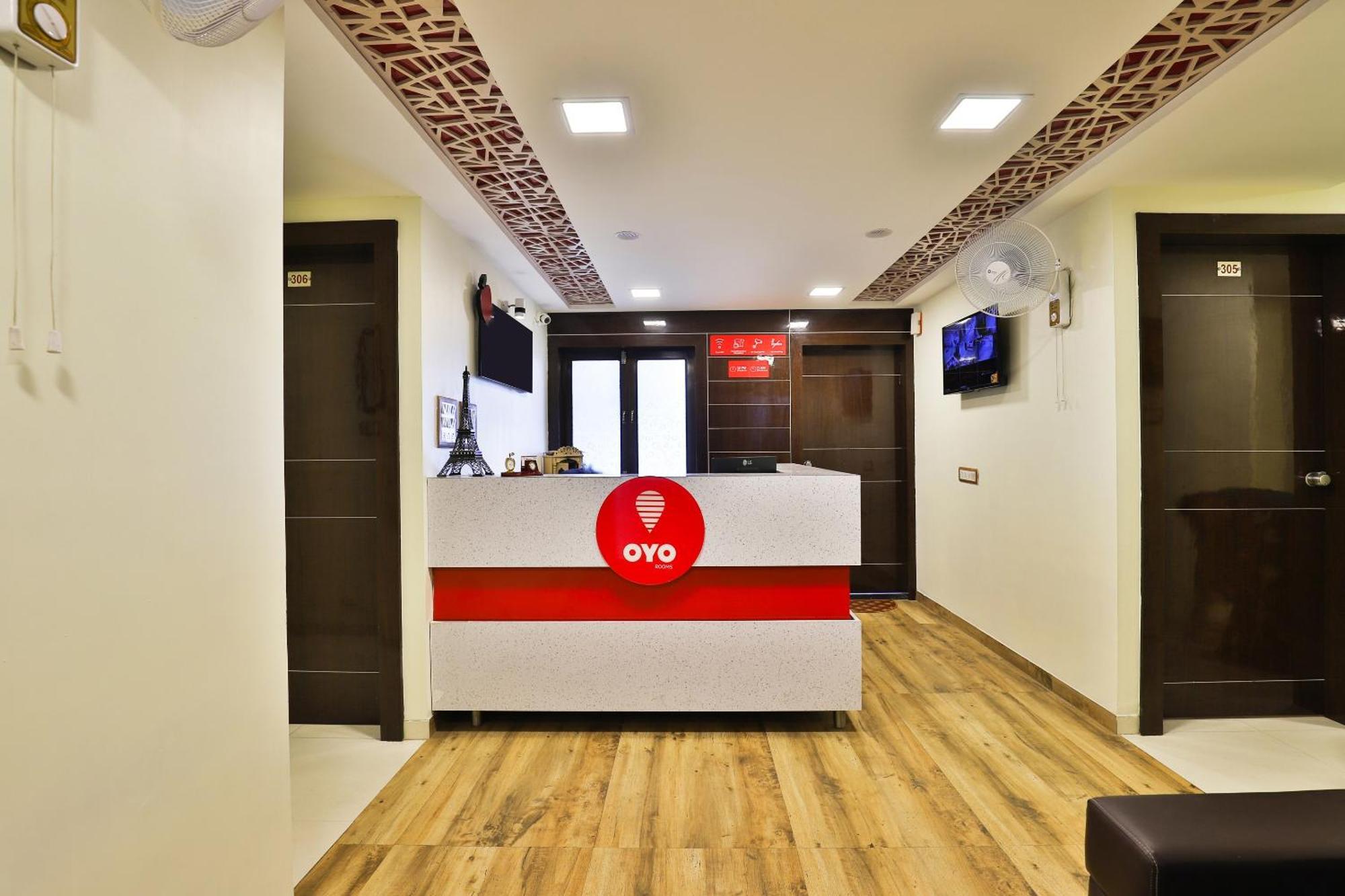Hotel O Red Apple Ahmedabad Exterior photo